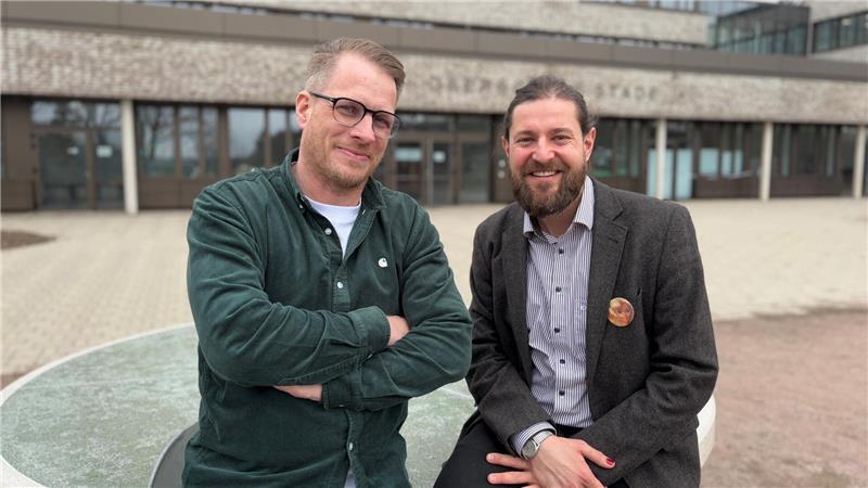 Wollen mit ihrer Schule aus der Negativliste rauskommen: Oberschulleiter Alexander Eßer und sein Stellvertreter David Ochmann.