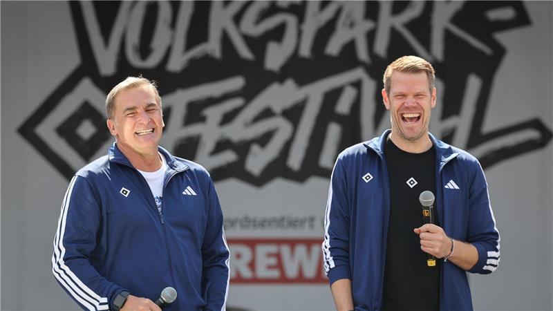 HSV-Trainer Polzin mahnt: Veränderung braucht Zeit Wollen noch zwei Spieler holen: HSV-Sportvorstand Stefan Kuntz (l) und Finanzvorstand Eric Huwer
