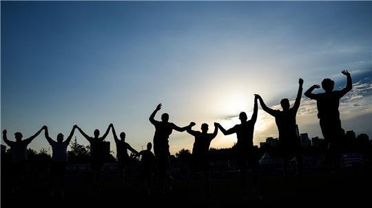 World Games 2025 - deutsche Spieler feiern nach gewonnenem Halbfinale im Faustball