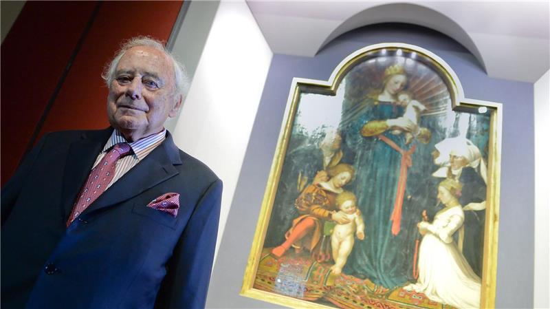 Reinhold Würth: Unternehmer, Kunstsammler, Tagebuchschreiber Würth ist auch Kunstsammler. Hier steht er vor dem Gemälde „Schutzmantelmadonna“ von Hans Holbein, das in einem seiner Museen in Schwäbisch Hall zu sehen ist. (Archivbild)