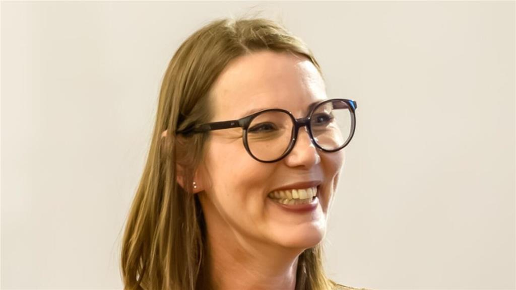 „Wunderbar! Ich bin mit Feuereifer dabei, unseren Weihnachtsmarkt für Kunsthandw...