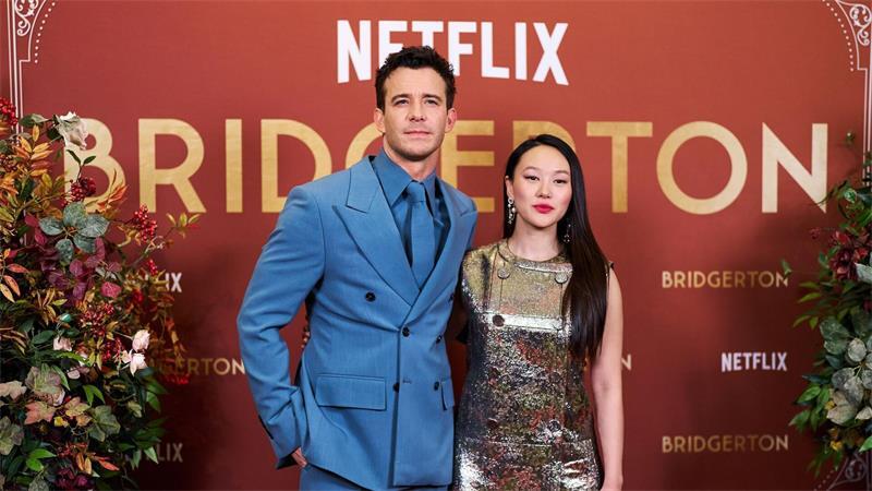 Warum Serien über Familien und Dynastien so angesagt sind Wurde bei Netflix zum Hit: die Historienromanze „Bridgerton“. (Archivbild)
