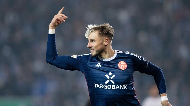Drei Zweitligisten und Gladbach im Pokal-Viertelfinale Wurde für Fortuna Düsseldorf zum Matchwinner: Jona Niemiec.