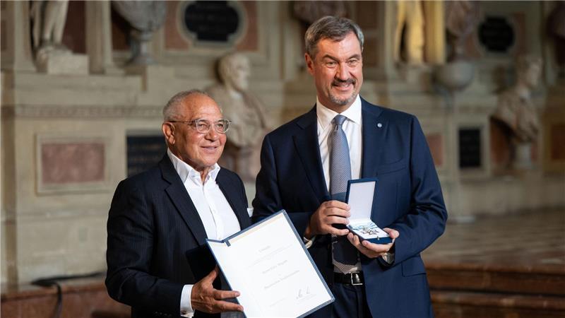 Zurück zu den Wurzeln: Felix Magath übernimmt Vorstandsamt Wurde in diesem Jahr geehrt: Felix Magath (l).