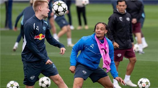 Xavi Simons (r.) könnte für Leipzig zum Unterschiedsspieler gegen Liverpool werden.