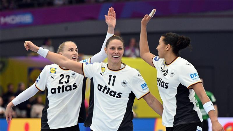 Xenia Smits (m) gehört zu den Führungsspielerinnen im DHB-Team.