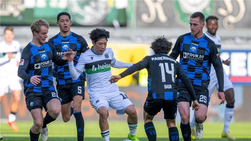 Yokota beschäftigte die SCP-Defensive. 