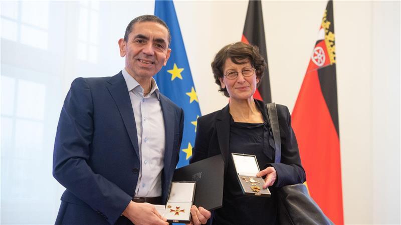 Zahlreiche Auszeichnungen wurden dem Ehepaar verliehen, auch der Verdienstorden des Landes Rheinland-Pfalz. (Archivbild)