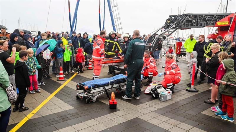 Zahlreiche Besucher sahen Vorführungen.