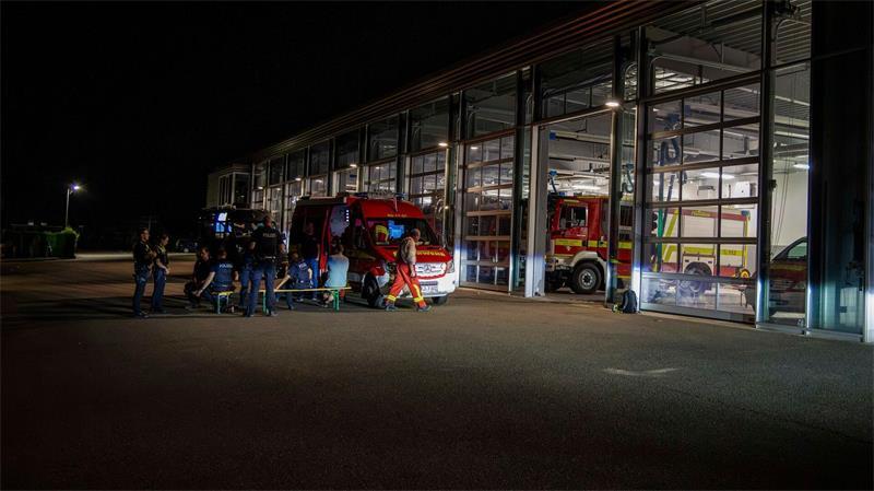 Vermisste Dreijährige: Polizei äußert sich zu totem Kleinkind Zahlreiche Einsatzkräfte suchten nach dem vermissten Mädchen.