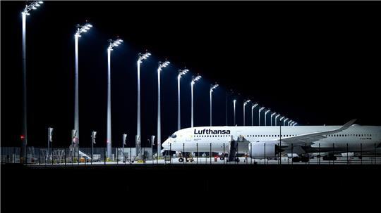 Zahlreiche Lufthansa-Jets könnten wegen eines Piloten-Streiks am Boden bleiben. 