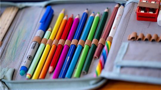 Zahlreiche Schülerinnen und Schüler in Schleswig-Holstein verlassen die Schule ohne Abschluss. Ein großer Teil von ihnen holt das später aber nach, etwa in einer Ausbildung. (Symbolbild)