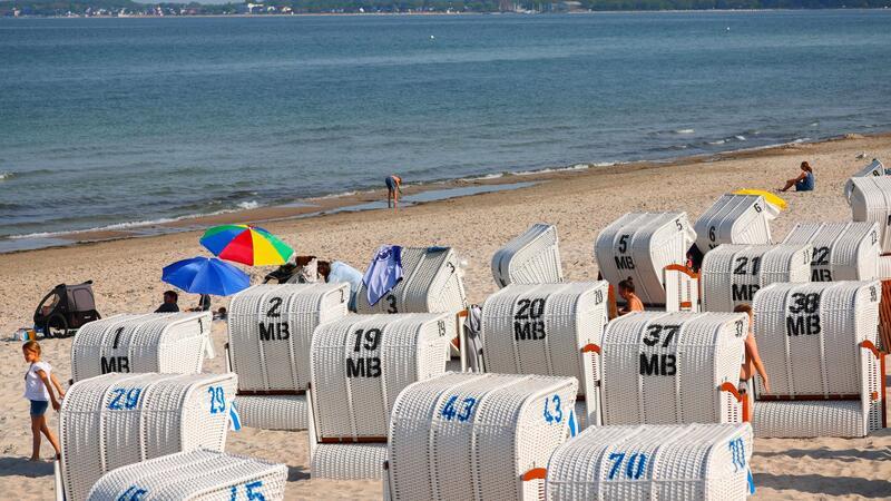 Kurtaxe: Umstritten, aber notwendig Zahlreiche Urlauber genießen das sonnige Wetter an Nord- und Ostsee. (Illustration)