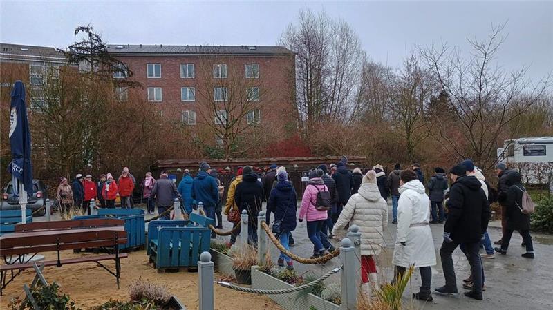 Urlaub in Stade boomt: Rekordzahlen mit einem Schönheitsfehler Zahlreiche Wohnmobilisten nutzten die Gelegenheit und nahmen am letzten Tag des Jahres an einer Führung durch Stade teil.
