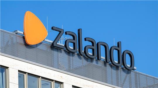 Zalando streicht rund 450 Arbeitsplätze am Firmensitz in Berlin. (Archivbild)