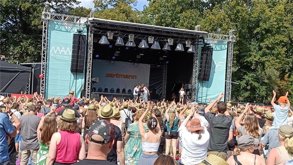 Zartmann holte Fans auf die Bühne.