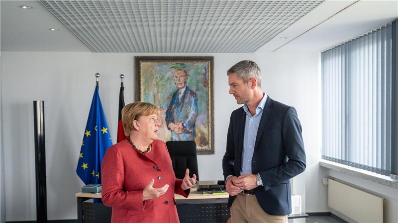 Merkel zu Migration: Haben so vieles geschafft Zehn Jahre nach ihrem legendären Satz zieht Merkel Bilanz.