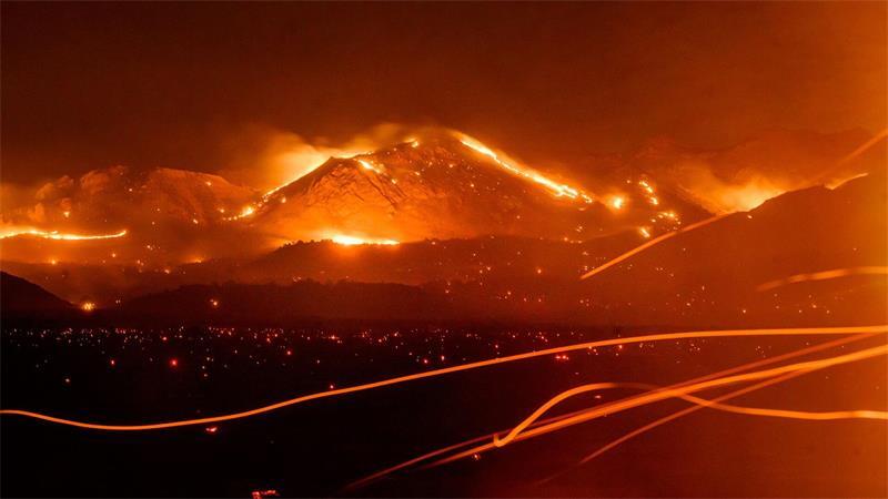 Zehntausende Hektar hat das Feuer zwischen Kalifornien und Nevada bereits erfasst. 