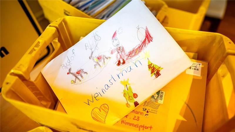 Zehntausende Briefe erreichen Weihnachtspostämter Zehntausende Kinder schreiben jedes Jahr ihre Wünsche ans Christkind oder an den Weihnachtsmann.
