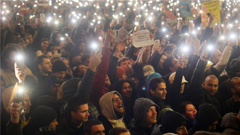 Zehntausende Menschen forderten den Rücktritt der prowestlichen Regierung in Bulgarien. Die Protestwelle in dem EU-Land begann mit Demonstrationen gegen den Haushaltsentwurf für 2026.