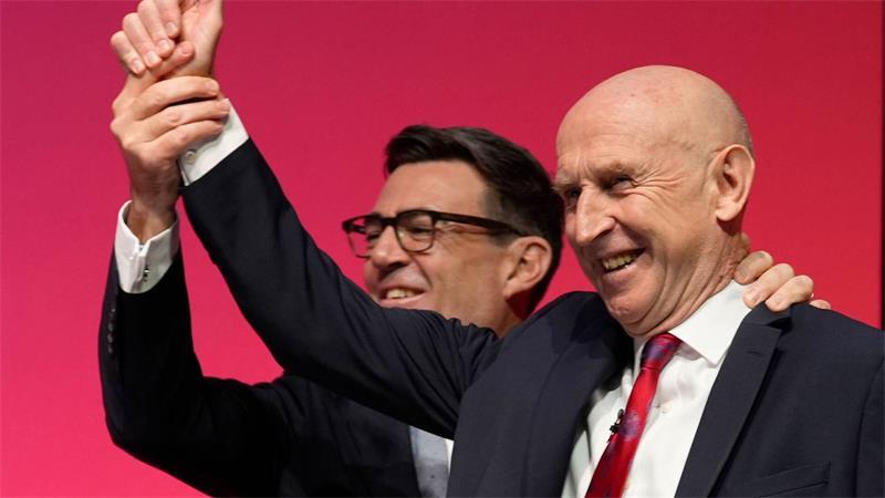 Labour-Parteitag: Andy Burnhams großer Auftritt Zeigen sich guter Dinge: Premierminister Andy Burnham (l) und Finanzminister John Healey. (Archivbild)
