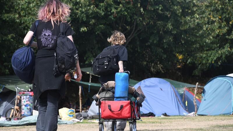 Zeitweise hatten auf der Festwiese in Tinnum auf Sylt laut Veranstalter bis zu 200 Zelte gestanden.