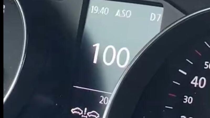100 km/h am Elbdeich: Rasender Rollerfahrer flüchtet vor Polizei Zeitweise legte der Rollerfahrer im Alten Land ein Tempo von 100 km/h vor, um vor der Polizei zu flüchten.