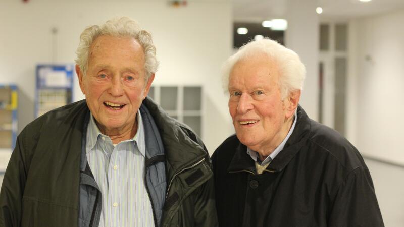 Buxtehude in der NS-Zeit: Das Schweigen ist endlich gebrochen Zeitzeugen: Der 90-jährige Hans-Georg Freudenthal (links) und der 96-jährige Hein Gütersloh haben die NS-Zeit in Buxtehude persönlich miterlebt.