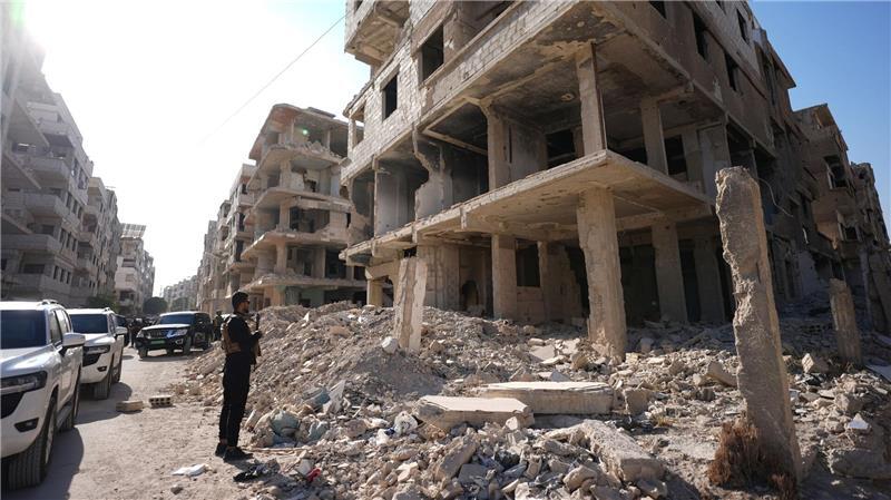 Zerstörte Häuser im syrischen Harasta, einem Vorort von Damaskus. (Archivbild)