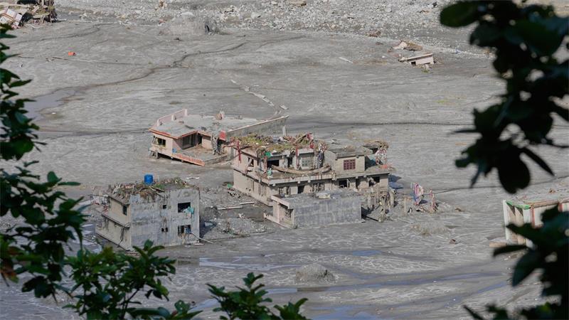 Sturzflut in Nepal: Alltag zwischen Trauer und Wiederaufbau Zerstörter Häuser nach der Sturzflut in Nepal. (Archivbild)