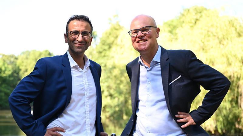 Der Norden will dem Klimawandel etwas entgegensetzen Ziehen bei Klimaanpassung an einem Strang: Umweltminister Goldschmidt und Kiels Oberbürgermeister Yilmaz.