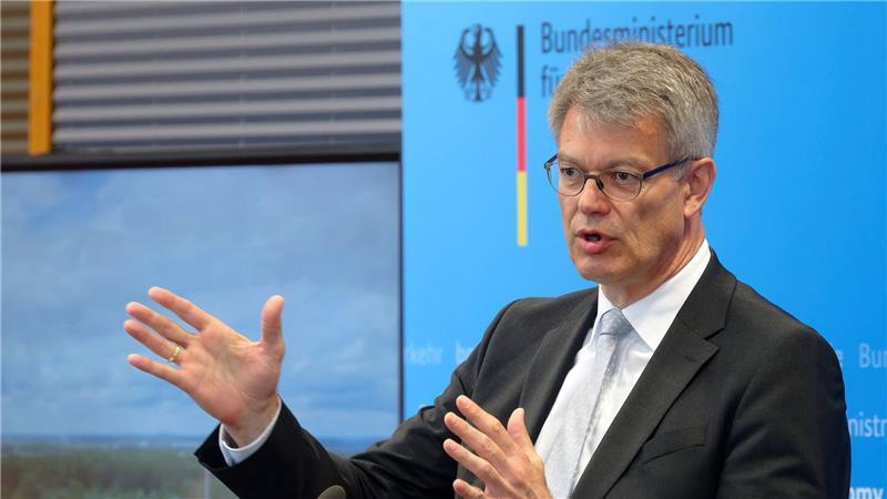 Bonner Nordbrücke bleibt bis Ende 2028 gesperrt Ziel ist es laut Schnieder, dass die Brücke Ende 2028 wieder befahrbar ist.