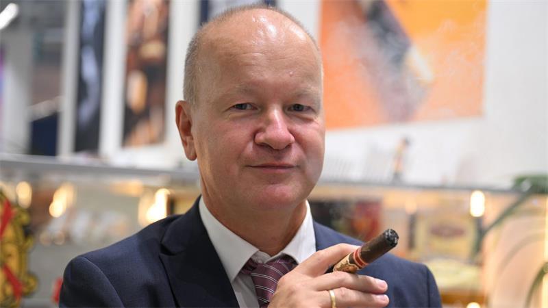 Zigarrenlobbyist Bodo Mehrlein hofft darauf, dass die Pläne für eine drastische Tabaksteuer-Anhebung überarbeitet und aufgeweicht werden. 
