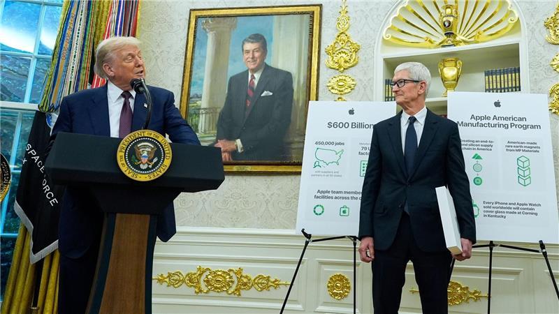 Zu den Aufgaben von Tim Cook als Apple-Chef gehörte es in den vergangenen Monaten, Kontakte zum Weißen Haus von US-Präsident Donald Trump zu pflegen. (Archivbild)