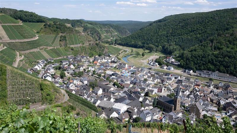 Gurken, Chemnitz, Abstinenz: Was 2025 angesagt sein könnte Zu den Top-Zielen ‚25 gehört für das Magazin „Condé Nast Traveller“ das im Juli 2021 weitgehend zerstörte Ahrtal in Rheinland-Pfalz. (Archivbild)