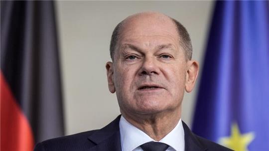 Zu einer Begegnung zwischen Kanzler Olaf Scholz und Papst Franziskus kam es bereits bei der Trauerfeier für den emeritierten Papst Benedikt XVI.