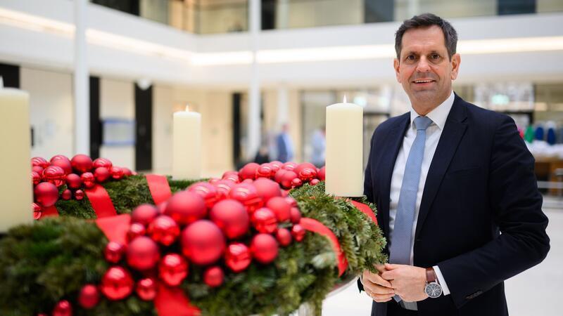 Zu essen gibt es beim Ministerpräsidenten Snirtjebraten mit Kartoffeln, Rotkohl und Soße. (Archivbild)
