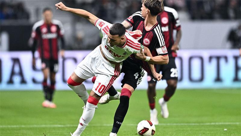Eintracht erlöst - 1:0 gegen Köln erster Heimsieg seit März Zu schnell für Koch: El Mala entwischte dem Frankfurter Kapitän.