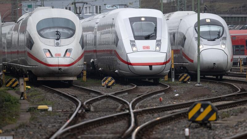 Streik im Güterverkehr der Deutschen Bahn angelaufen Züge auf Abstellgleisen: Der anstehende Ausstand wird erneut weite Teile des Bahnverkehrs in Deutschland lahmlegen.