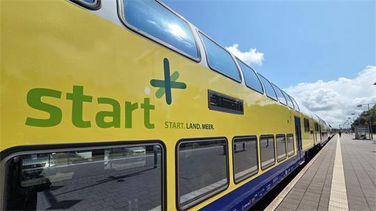 Zug von Start Unterelbe: Strecke zwischen Hamburg und Cuxhaven wieder frei.