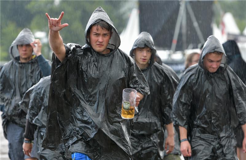 Zuletzt 2019 hatte das Wacken-Festival mit tagelangen Regenfällen zu tun. Archivfoto: dpa