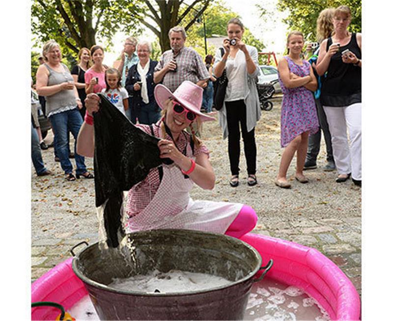 Zum 30. Geburtstag musste Anna-Lena Witkowski Wäsche waschen.