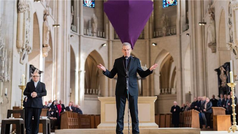 Zum Abschluss segnete der designierte Bischof die Gläubigen im Dom.