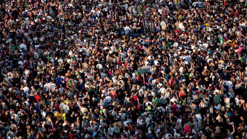 Polizei: Festival Deichbrand ausgelassen und friedlich Zum Festival Deichbrand in Nordholz im Landkreis Cuxhaven kamen täglich rund 60.000 Musikfans. Mehr als 120 nationale und internationale Künstlerinnen und Künstler standen auf dem Programm.