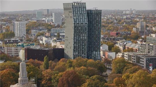 Zum Jahreswechsel 2026/2027 sollen die Wirtschafts- und die Verkehrsbehörde in die Tanzenden Türme an der Hamburger Reeperbahn ziehen. (Archivbild)