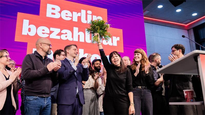 Weg frei für rot-grün-rote Koalitionsgespräche in Berlin Zum Linken-Parteitag kamen die Delegierten in Lichtenberg zusammen.