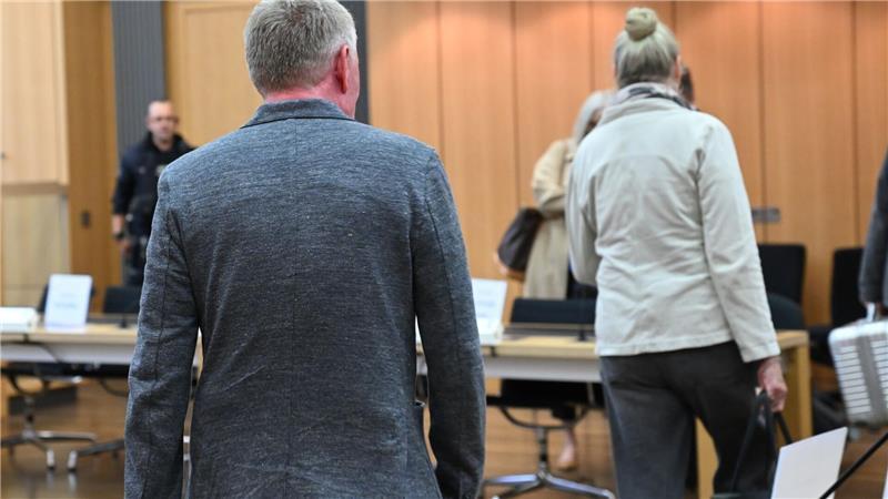 Zum Prozessauftakt vor dem Landgericht Braunschweig benötigte der Staatsanwalt zwei Stunden für die Verlesung der Vorwürfe.
