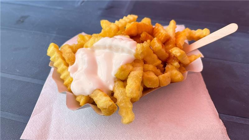 Keine Pommes mehr im Freibad? So will Horneburg das verhindern Zum Reinbeißen: Die Samtgemeinde will dafür sorgen, dass Besucher ihre Schwimmbad-Pommes im Sommer bekommen.