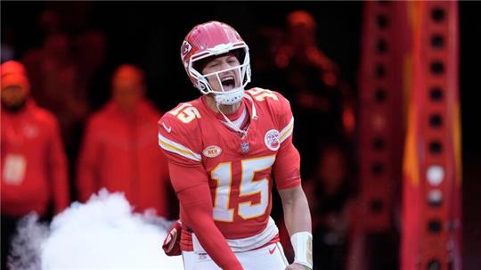 Zum Start der Playoffs treffen Quarterback Patrick Mahomes und seine Chiefs auf die Miami Dolphins.