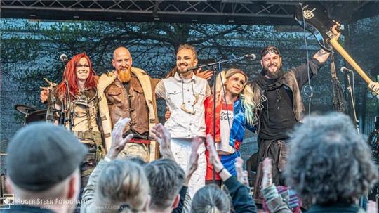 Zum Steampunk-Spektakel mit der Band Drachenflug lädt das Kulturforum Buxtehude ein.